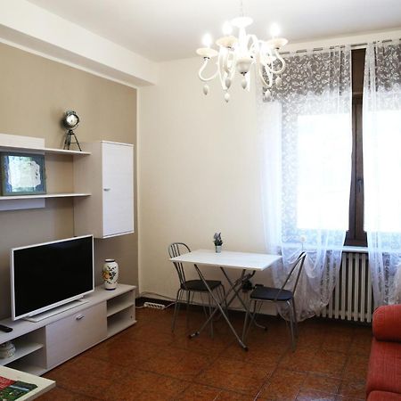 Appartamento Delle Rose Sesto Calende Exterior foto